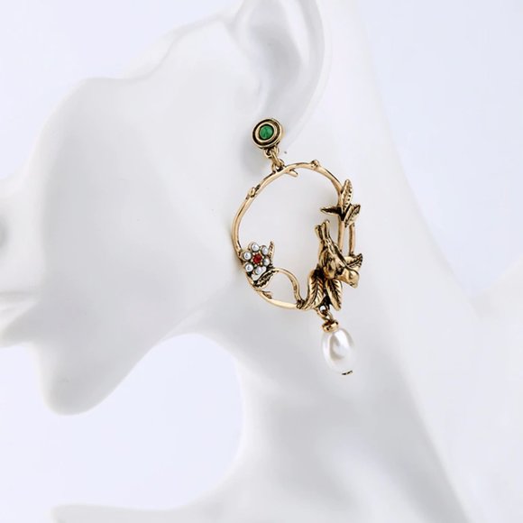 Vintage Birds Golden Earrings - Picture 4 of 7